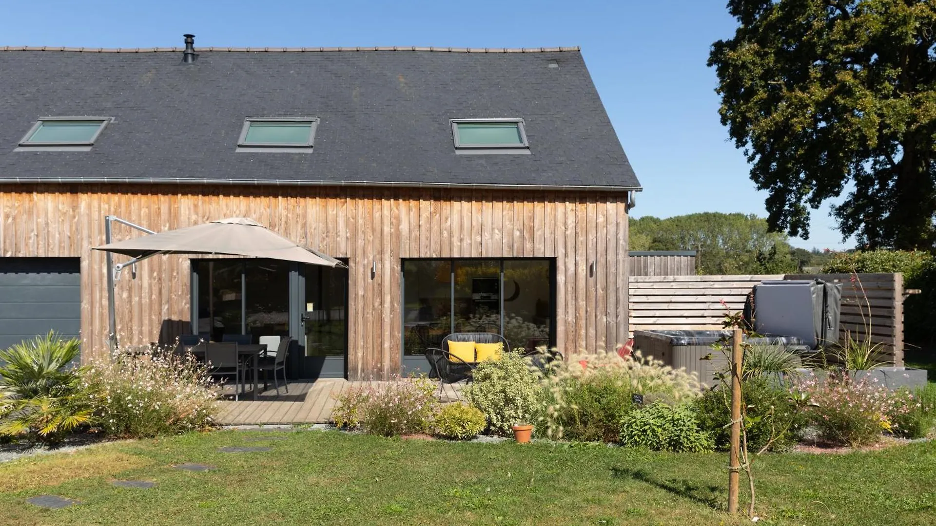 Gite La Grange 4 Etoiles, Cosy & Chic Pres Vitre, Rennes, Mont St Michel Holiday home Val-d'Ize